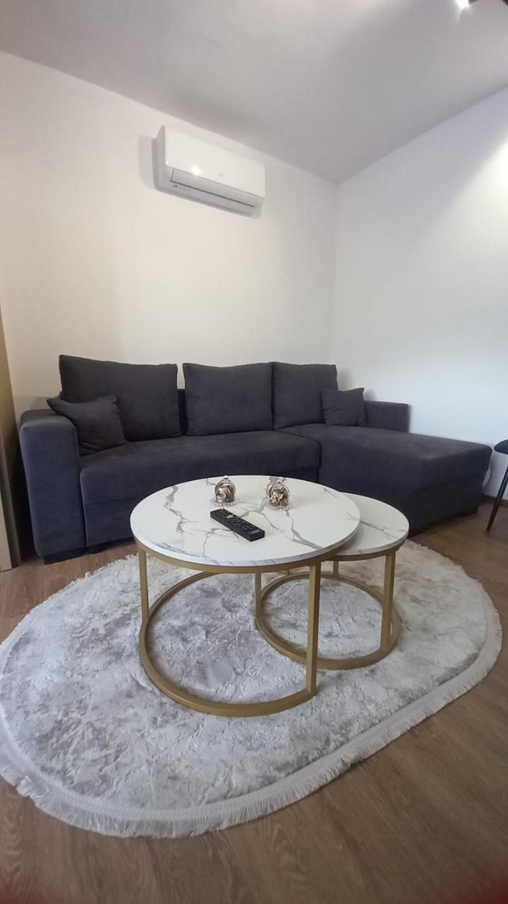 Kraja Apartament *